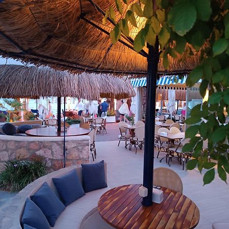 Uzhan Beach Hotel Бітез Екстер'єр фото