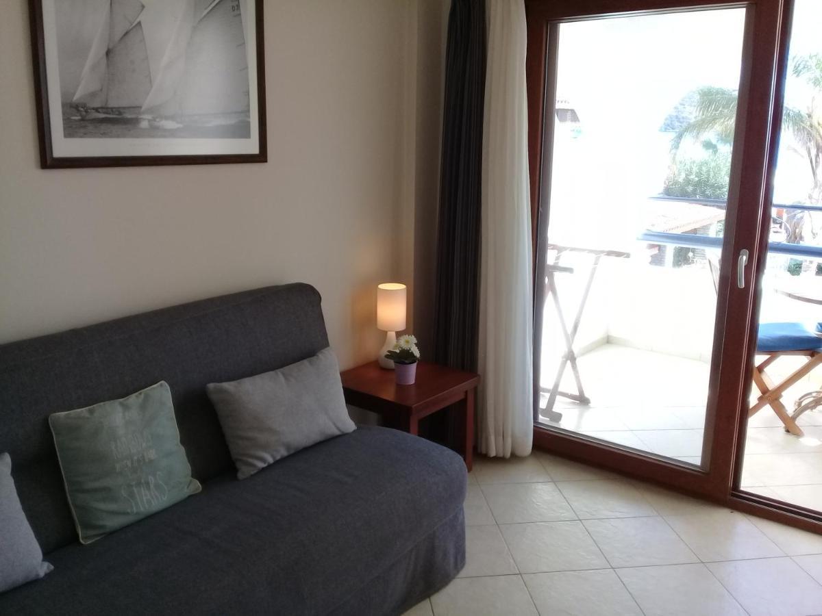 Uzhan Beach Hotel Бітез Екстер'єр фото