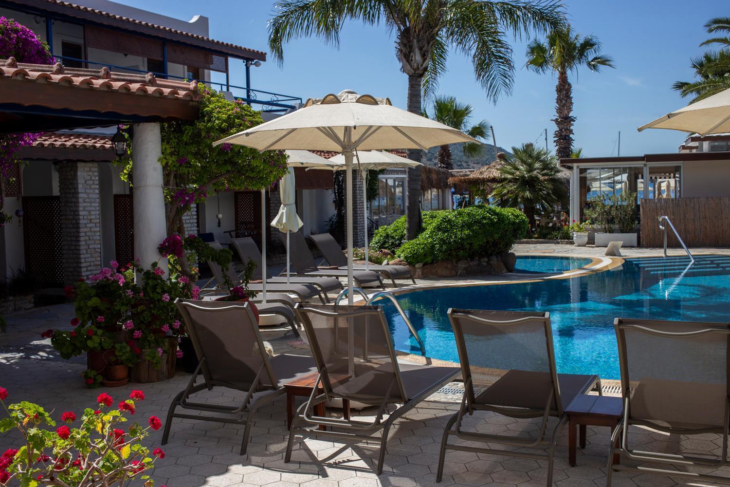 Uzhan Beach Hotel Бітез Екстер'єр фото
