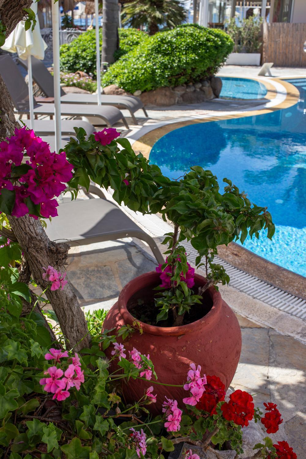Uzhan Beach Hotel Бітез Екстер'єр фото