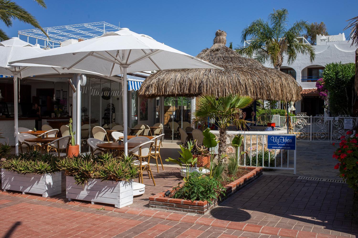 Uzhan Beach Hotel Бітез Екстер'єр фото