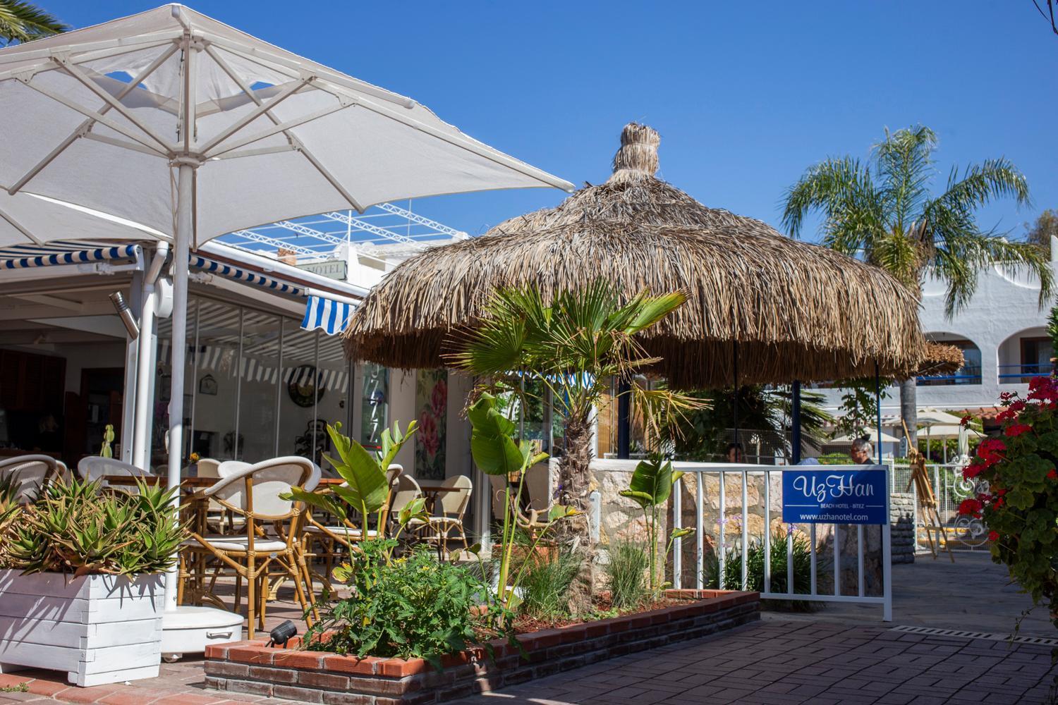 Uzhan Beach Hotel Бітез Екстер'єр фото