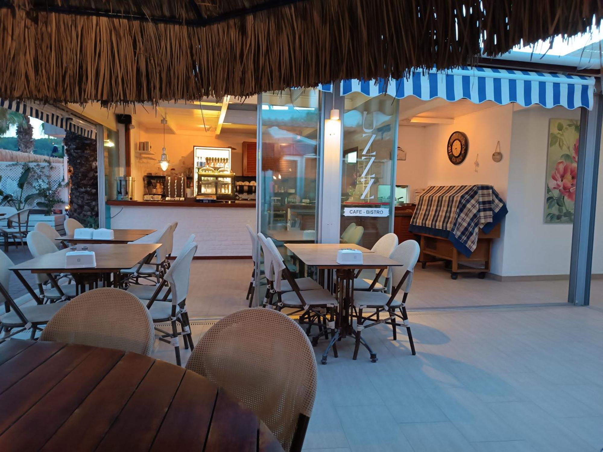 Uzhan Beach Hotel Бітез Екстер'єр фото