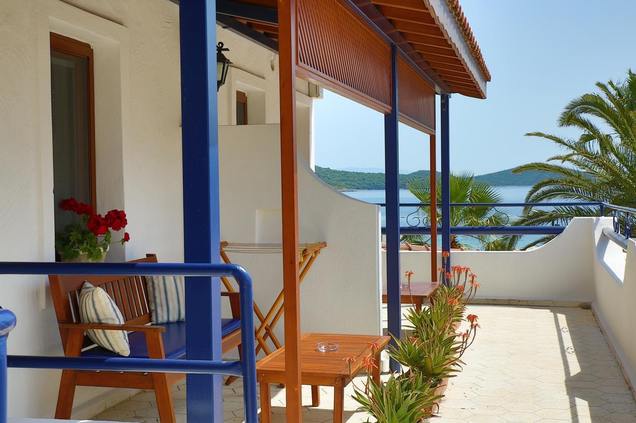 Uzhan Beach Hotel Бітез Екстер'єр фото