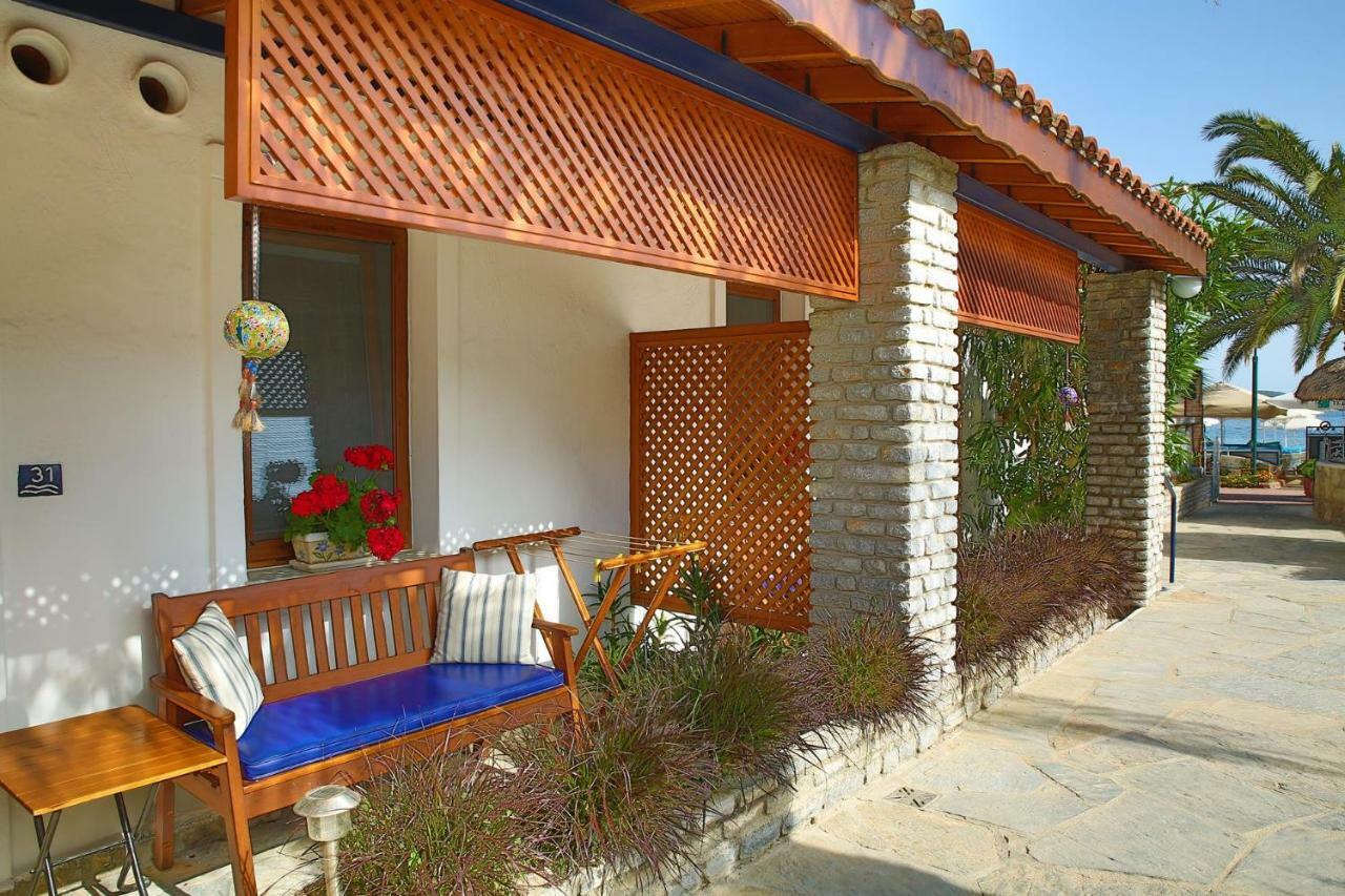 Uzhan Beach Hotel Бітез Екстер'єр фото